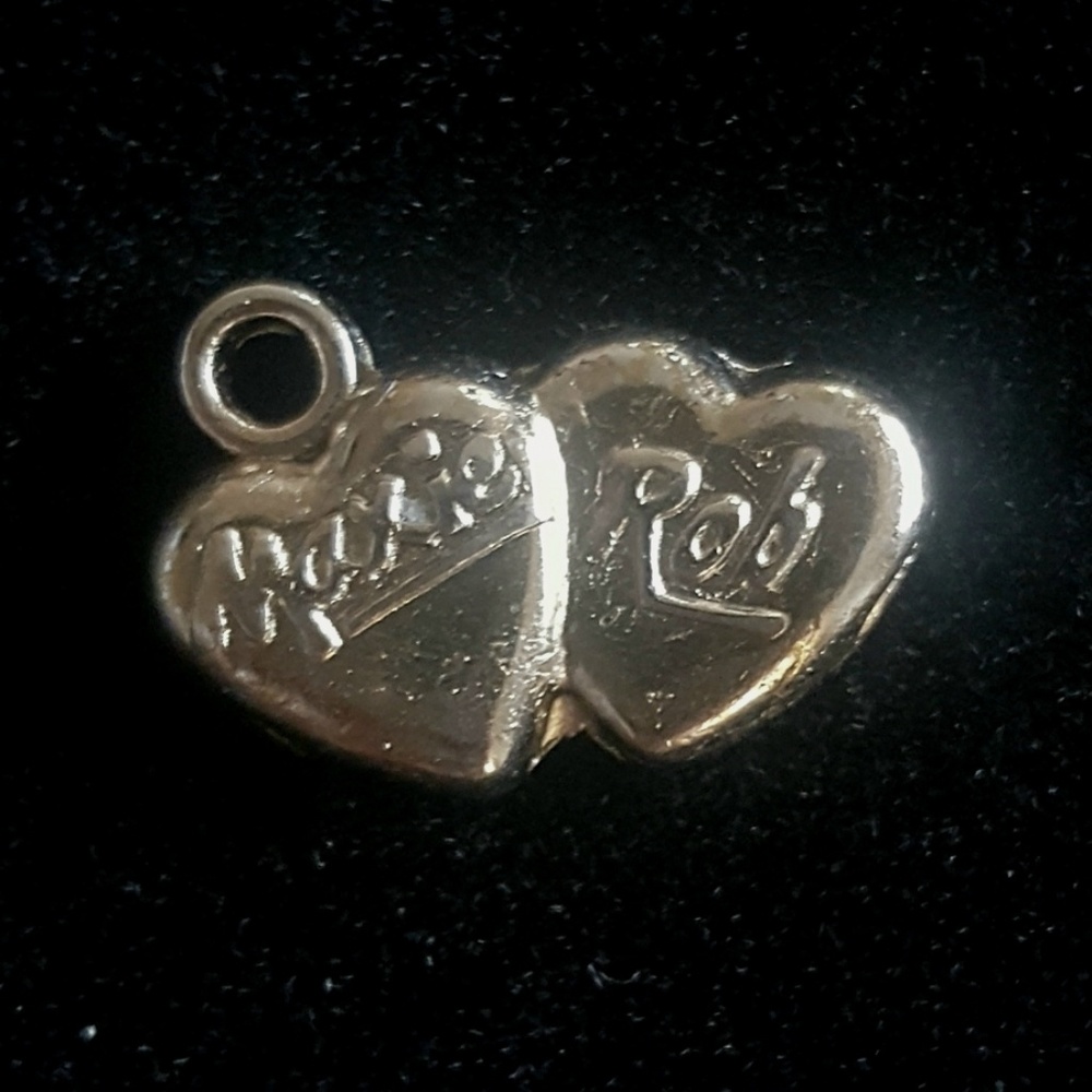 1989 Hasbro Maxi & Rob Hearts Charm